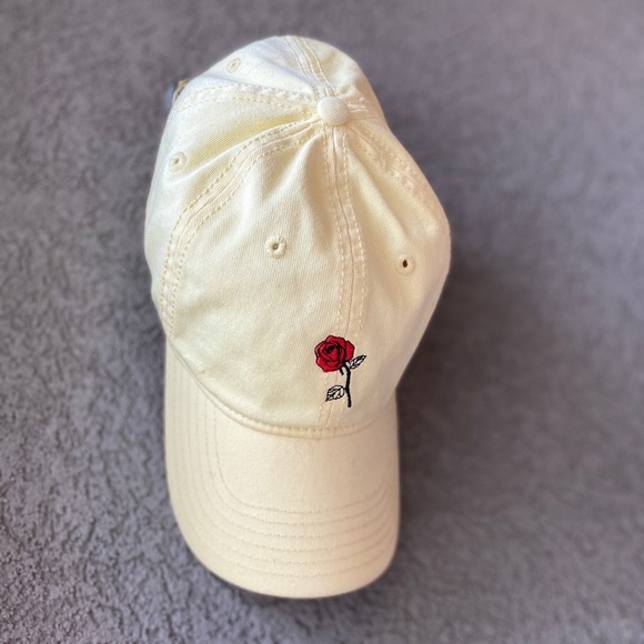 BUNDLE : 7 Unique baseball type Caps for everyday - Picture 5 of 8